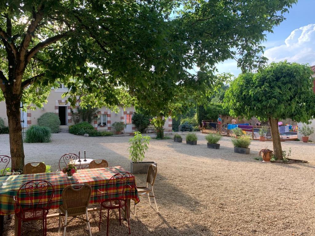 Chambres D'Hotes De La Pilatiere Persac Zewnętrze zdjęcie